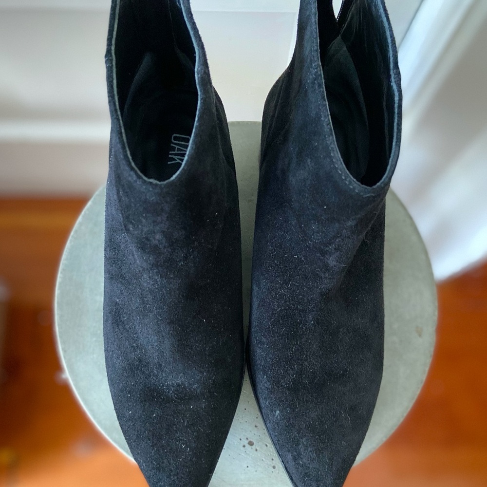 OAK NYC Black Suede Ankle Booties Chelsea Boots - Picture 5 of 6